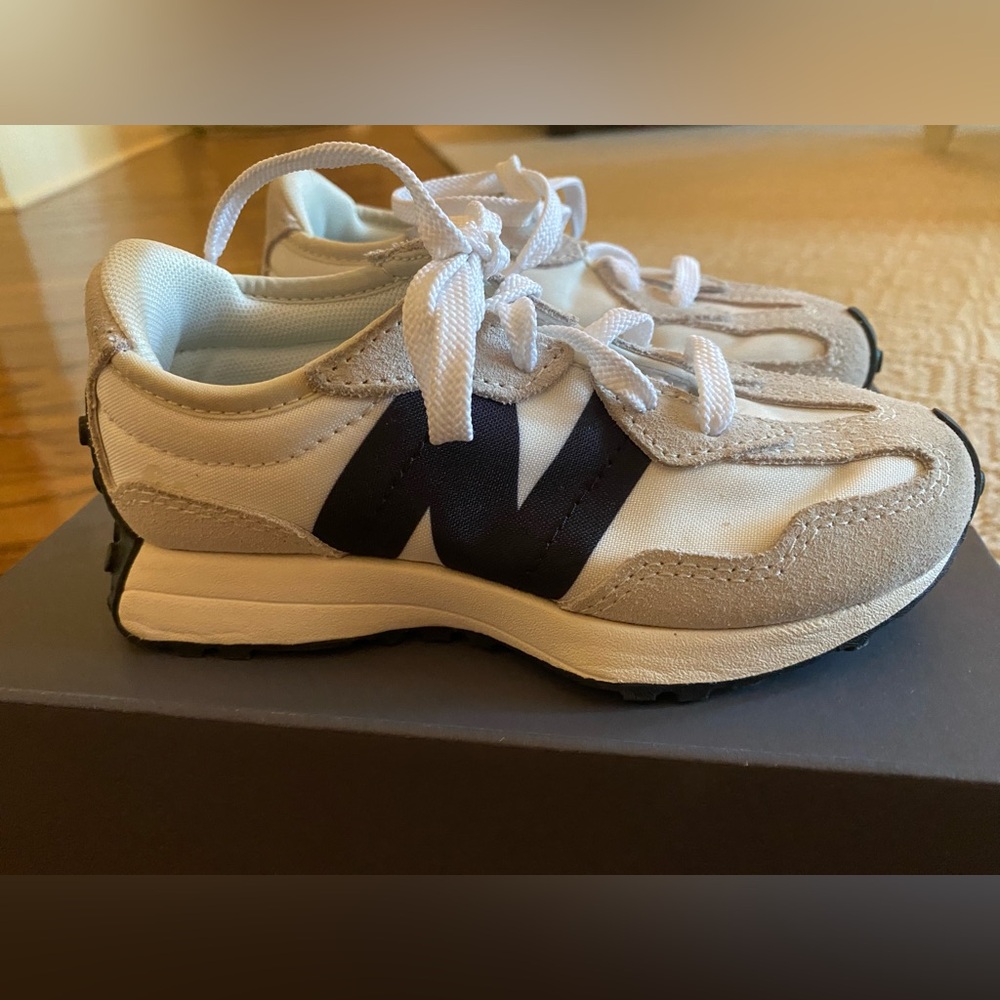 Brand New New Balance 327 Little Kid 10.5 Tennis Shoes